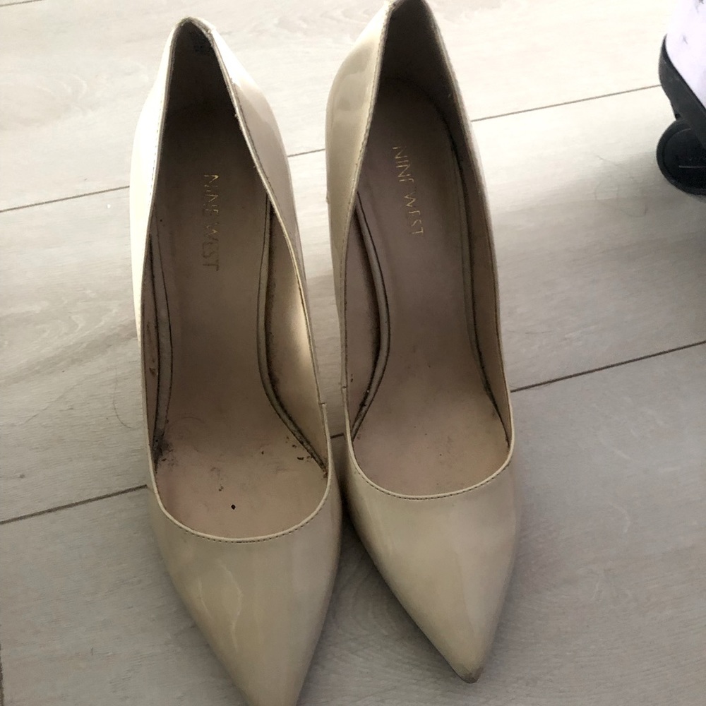 Nine West cream shoes